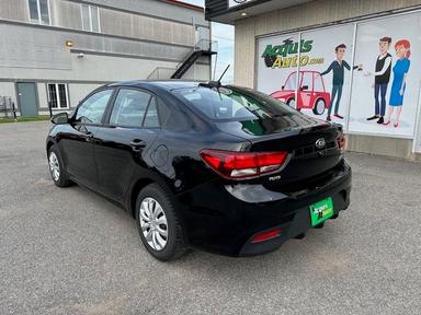 KIA Rio 2020 - Thumbnail 3